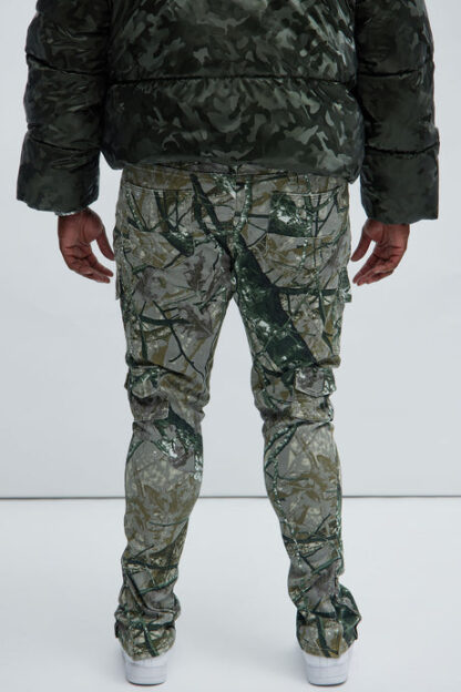 Jeans ajustados con aberturas y detalles desgastados - Image 27