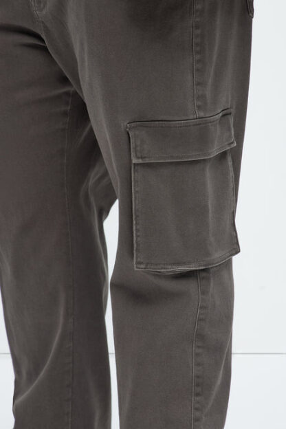 Jeans Rectos Estilo Cargo Clásico - Image 18