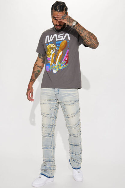 Jeans Ajustados con Bota Campana y Detalles Deshilachados - Image 10