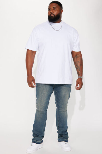 Jeans Ajustados con Bota Campana y Desgaste en Bajos - Image 28