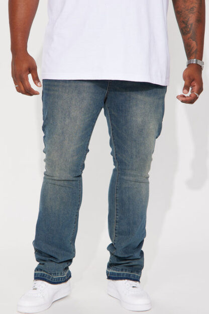 Jeans Ajustados con Bota Campana y Desgaste en Bajos - Image 27