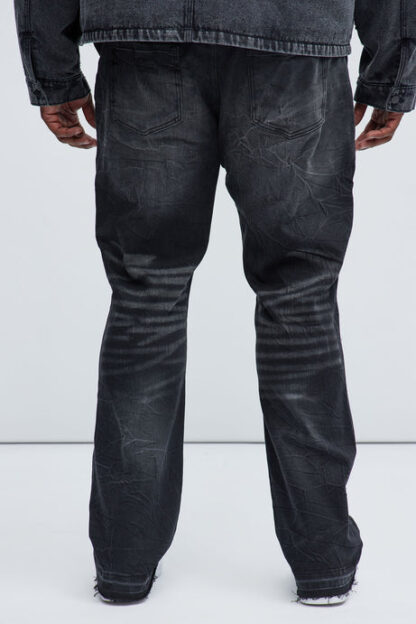 Jean Slim con Campana y Detalles de Costura - Image 9