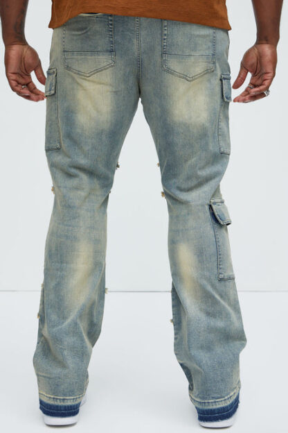 Jeans Ajustados de Estilo Cargo con Botones Laterales y Bota Ancha - Image 16