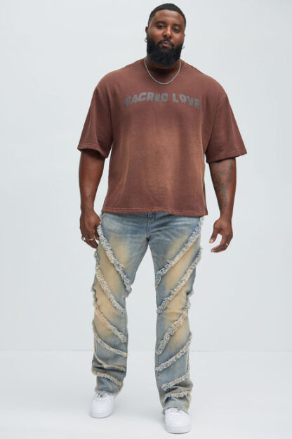 Jeans Ajustados con Bota Campana y Detalles Deshilachados - Image 15