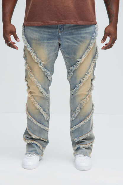 Jeans Ajustados con Bota Campana y Detalles Deshilachados - Image 14