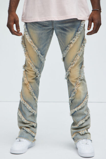 Jeans Ajustados con Bota Campana y Detalles Deshilachados - Image 9
