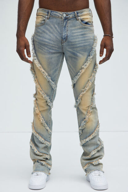 Jeans Ajustados con Bota Campana y Detalles Deshilachados - Image 12