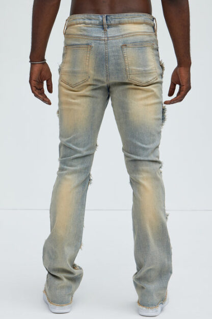 Jeans Ajustados con Bota Campana y Detalles Deshilachados - Image 13