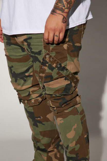 Jeans ajustados con diseño de tiras y bota ancha - Image 8