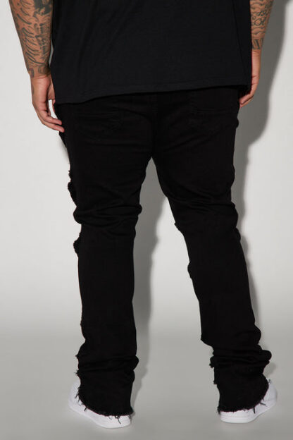 Jeans Ajustados con Bota Campana y Detalles Deshilachados - Image 8